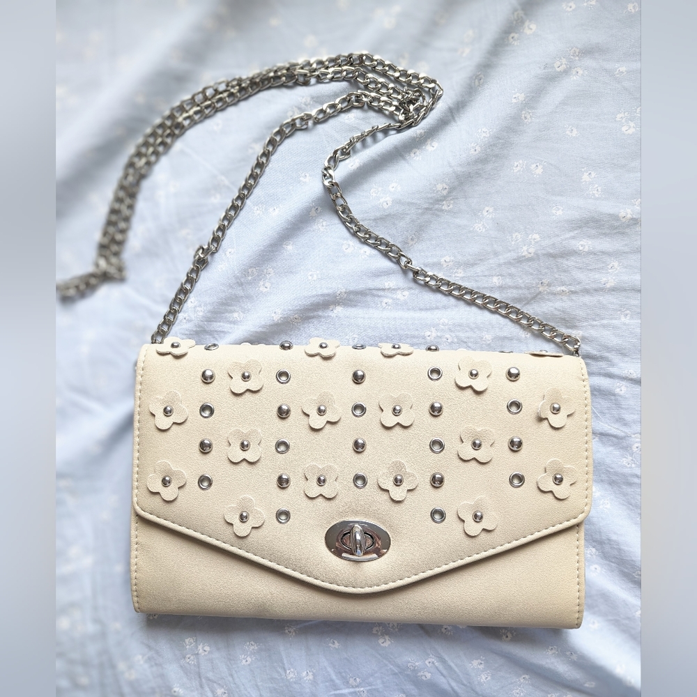 🐰Catherine Malandrino Floral Aplique Crossbody & Clutch